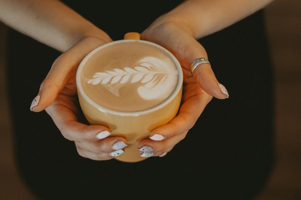 Maîtrisez l'art de la soie : Guide ultime pour un look bureau élégant et raffiné