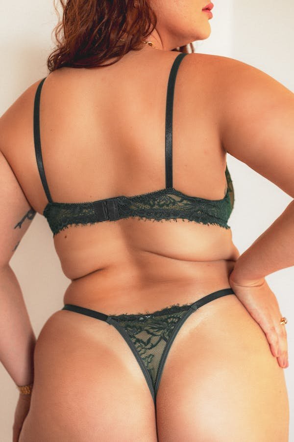 String en dentelle : l'élégance à portée de main